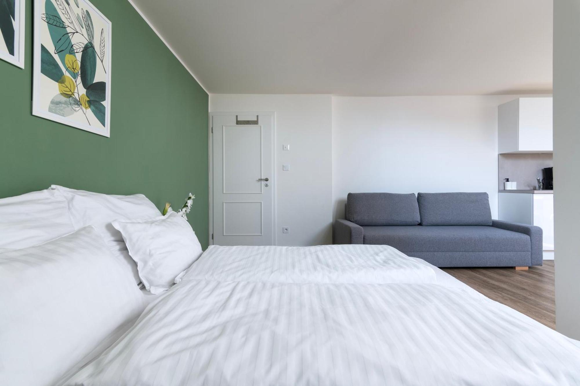Emerald Apartments Boutique Residence براغ المظهر الخارجي الصورة